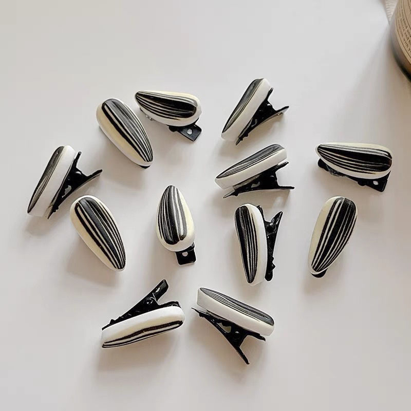 Simulation fun melon seed hairpin female side forehead bangs hairpin summer cute and funny duckbill hairpin headgear