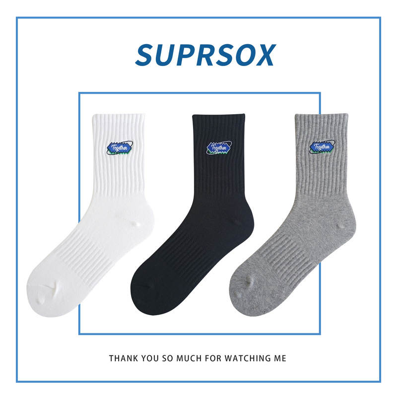 Spring and summer socks for men, personalized retro embroidered sports cotton socks, solid color pit strip trendy mid-calf socks, student and female socks