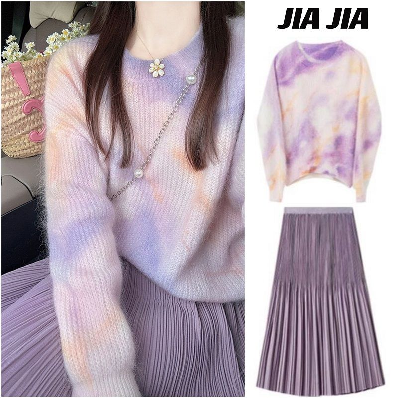 Autumn clothing is paired with a complete set of gentle purple knitted sweaters and high-waisted skirts to slim down and cover the flesh.