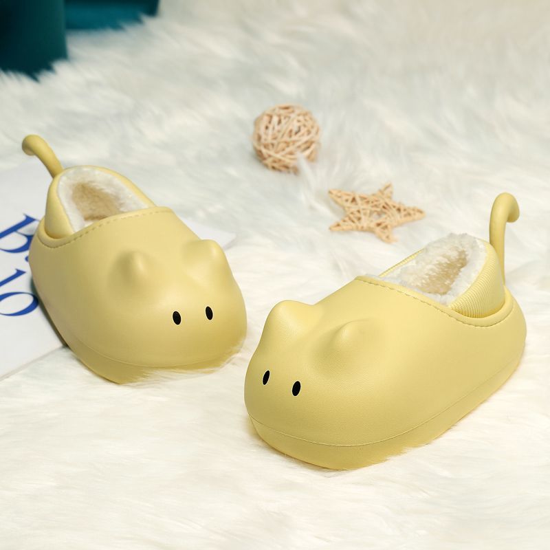 New winter slippers for children and girls, non-slip and warm, cartoon cute kitten, home parent-child waterproof cotton shoes
