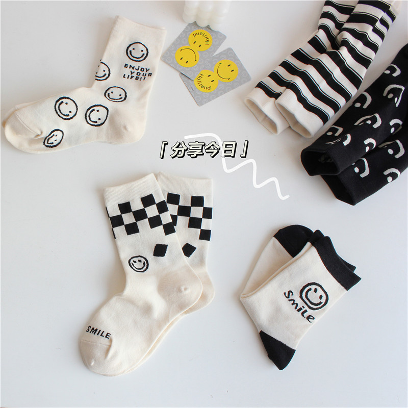 Spring and summer socks for women Japanese cute cartoon smiling face stockings Korean version ins trendy white ladies mid-calf socks cotton