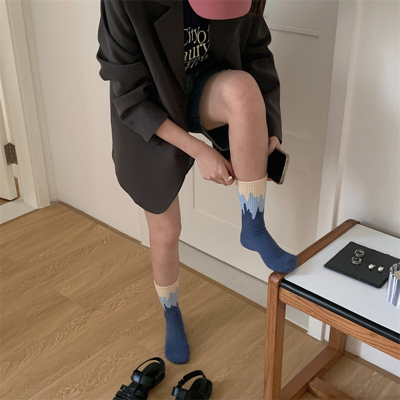 Spring and summer new gradient trend mid-calf cotton socks for women, socks for men, color matching Hong Kong style sports and leisure street style trendy socks