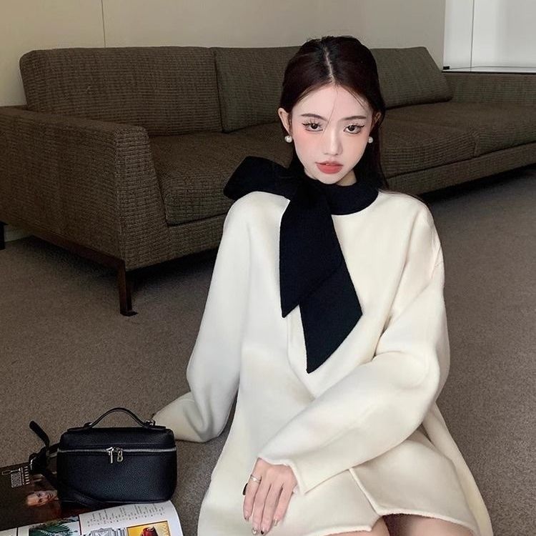 Hepburn style woolen coat women's winter 2023 new high-end bow design long-sleeved woolen coat