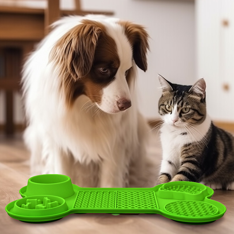 New cross-border best-selling silicone pet placemats, licking mats, slow food bowls, drinking bowls, cat and dog dinner plates, dog food utensils