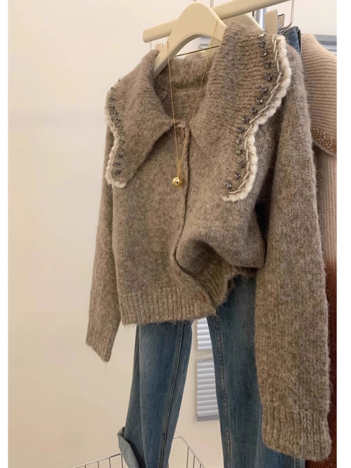 Autumn and winter suits for women, a complete set of high-end 2023 new retro high-end cardigans, slim wide-leg pants, two-piece trendy set