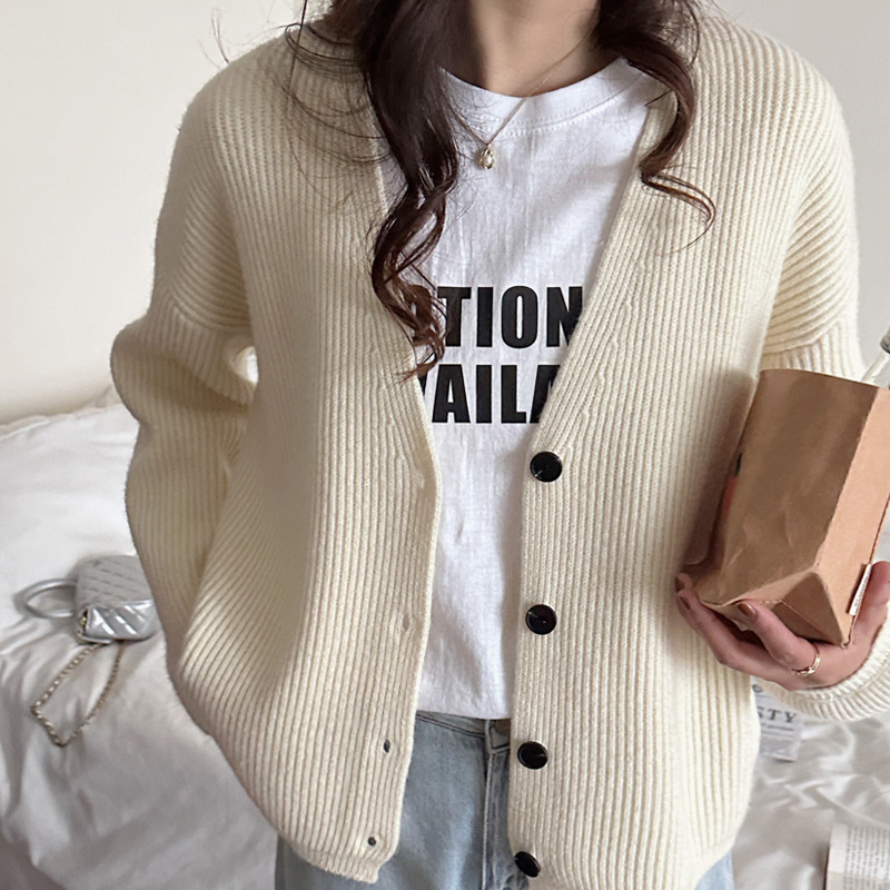 Loose, lazy style, simple temperament, retro commuter knitted cardigan top, women's autumn and winter new single-breasted outer wear trend