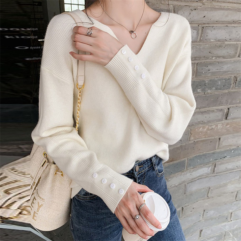 Long-sleeved sweater women's autumn and winter new solid color temperament fashionable V-neck knitted bottoming sweater pullover slimming top