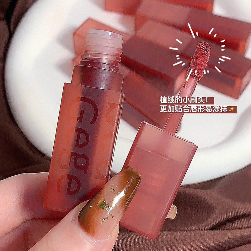 Gege Bear Gege Bear Velvet Lip Glaze Velvet Soft Mist Lip Mud is not easy to stick to matte lipstick for students