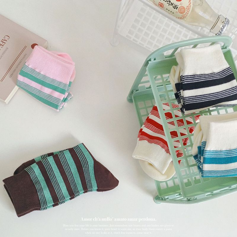 Korean simple black and white striped mid-calf cotton socks for women ins color matching autumn and winter ladies pile socks