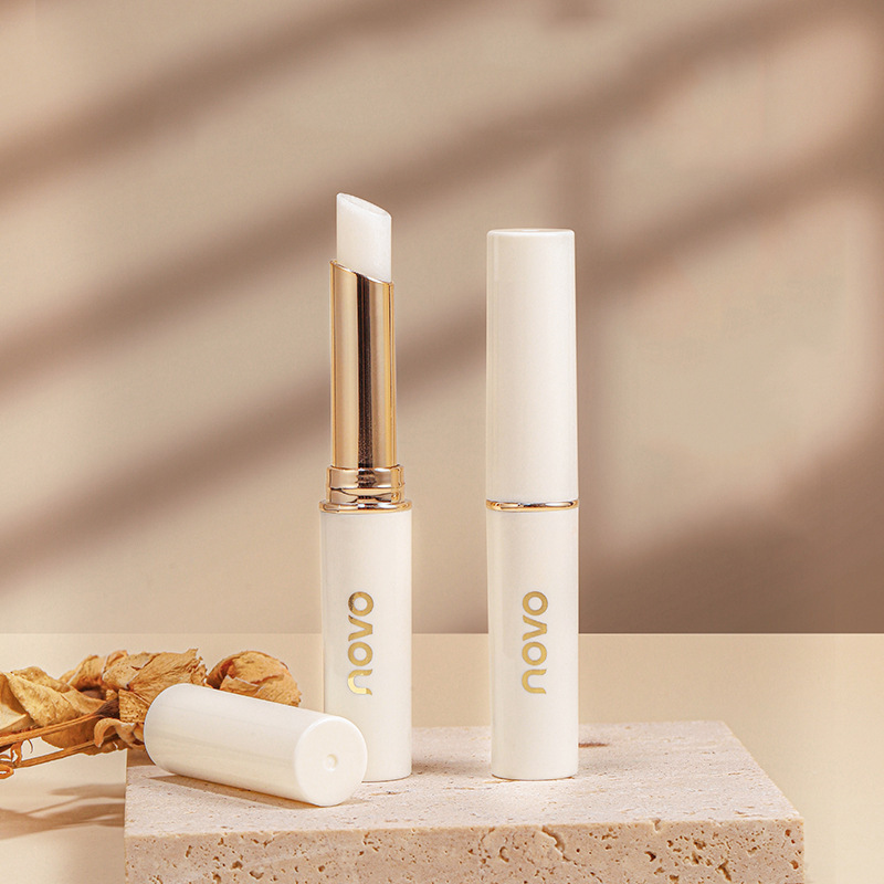 NOVO5553 Refreshing Frosted Lip Balm Mildly softens cuticles, fades lip lines, moisturizes and moisturizes lipstick