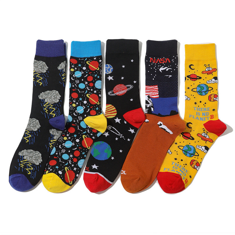 Socks for men cartoon personality European and American style men's socks starry sky animation design cotton mid-calf socks art female planet