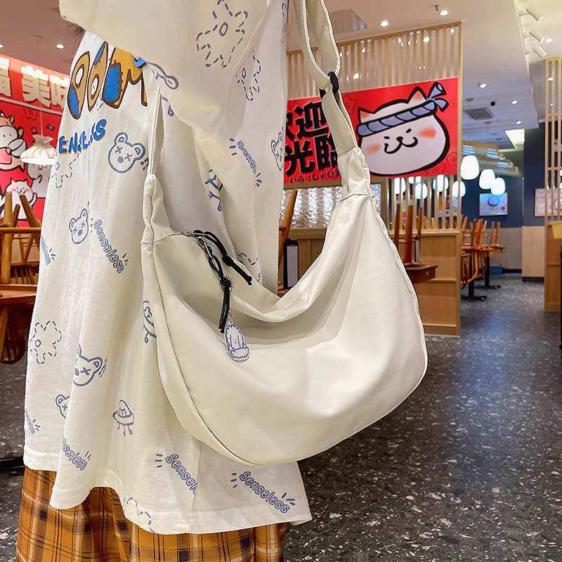 Japanese retro style literary and casual girl student solid color crossbody bag Korean ins simple versatile shoulder bag for women
