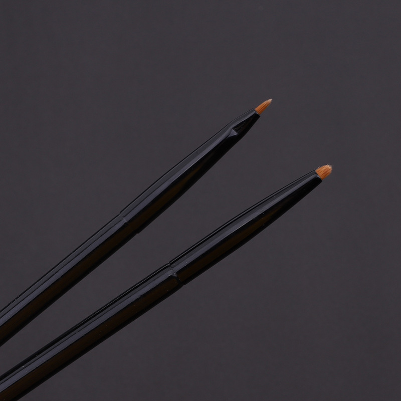 Cross-border hot selling yellow wolf tail hair blade flat head eyeliner brush large and small blade detail brush animal hair makeup brush