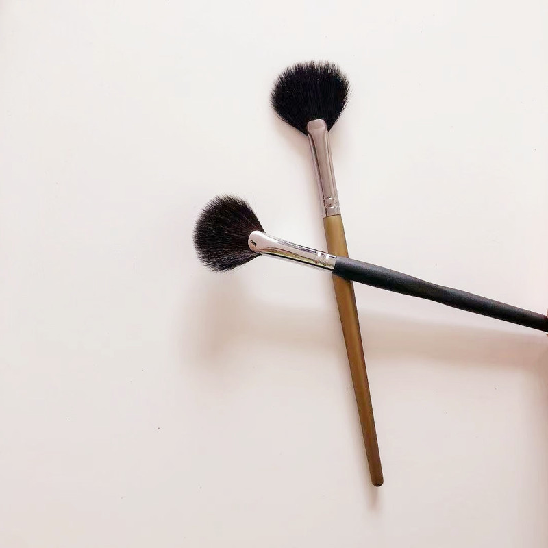 Fan-shaped highlight brush, wool soft-bristled powder brush, contour brush, one blush brush, facial makeup brush, beauty tool
