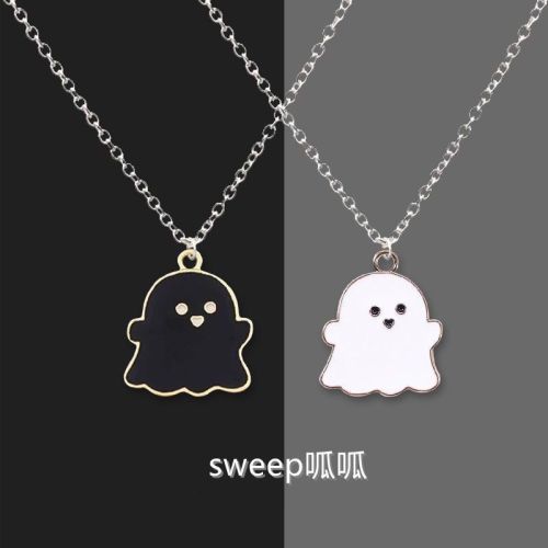 Personalized white ghost necklace ins sweet cool creative hip hop female cute black and white couple necklace bestie pendant trendy