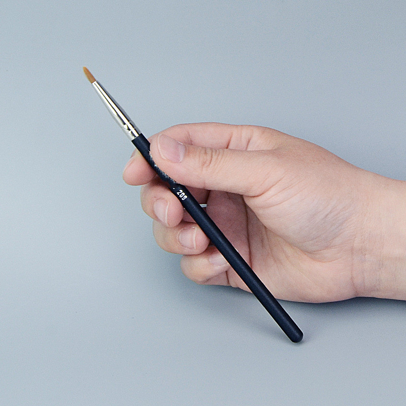 M 209# precision concealer brush fine eyeliner brush to cover tear trough and nasolabial folds Cangzhou Qingxian pure white makeup brush