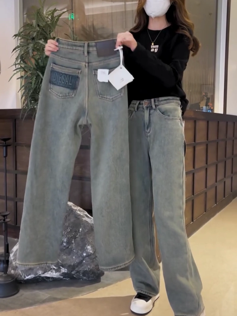 Lettered velvet thickened straight-leg boyfriend jeans for women trendy ins winter fashionable high-waisted loose wide-leg pants