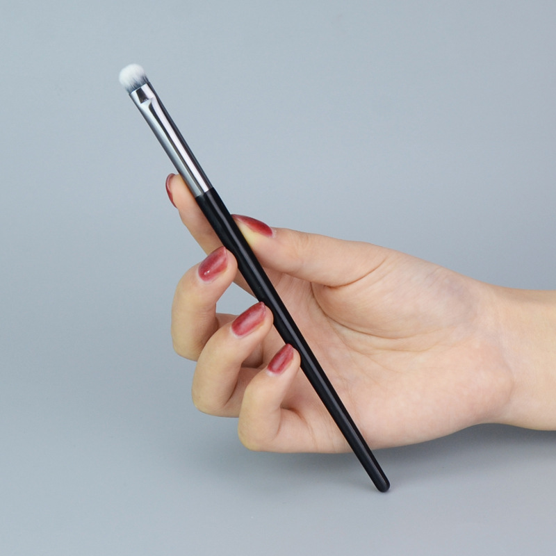Wang Feifei recommends filli 512 small detailed eye shadow brush soft hair beauty tool single