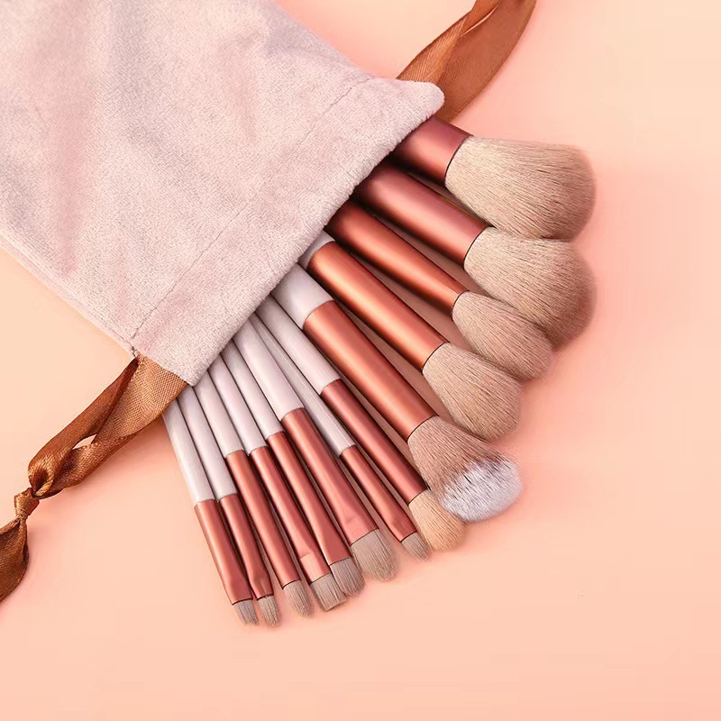Portable makeup brush set, foundation, blush, eye shadow brush, contouring and concealer, beginner soft-bristled long-handled makeup brush set
