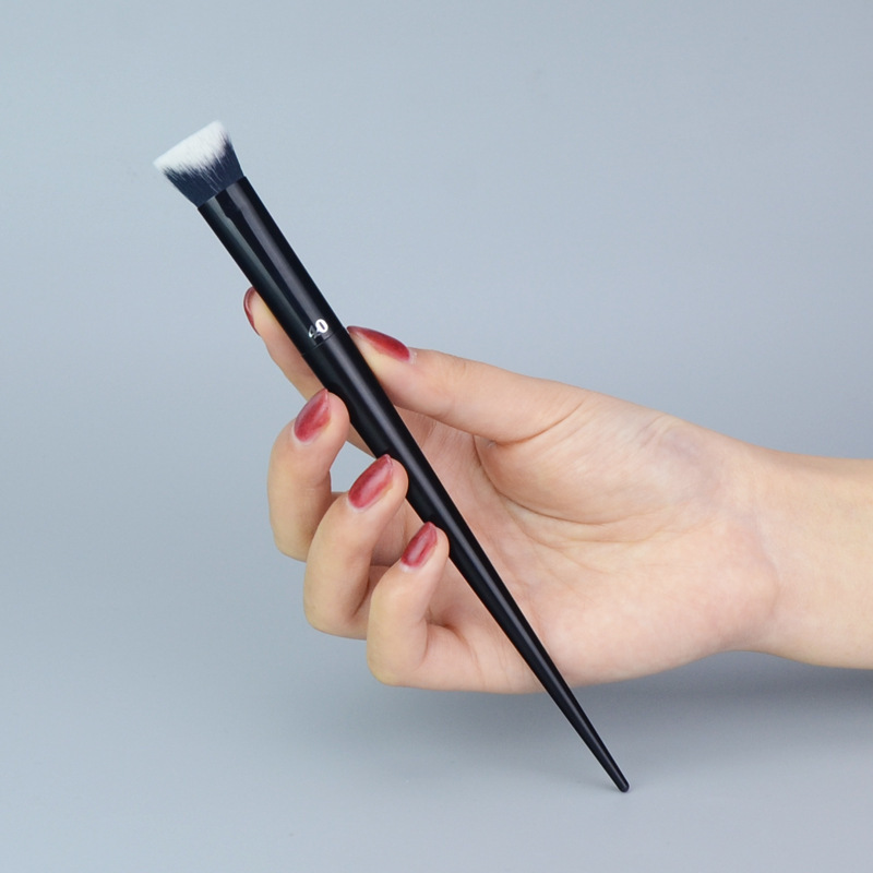 KVD 40# double-sided sloped brush, concealer brush, dark circles, acne marks, special-shaped foundation brush, detail brush, Cangzhou makeup brush