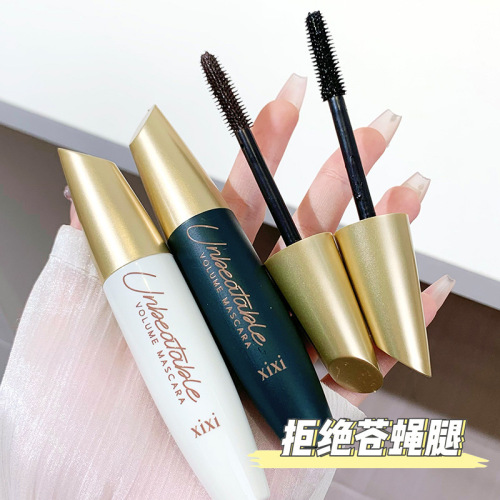 xixi's round and curling mascara is naturally slender and not easy to smudge. The cream is light and smooth, easy to use and carry.