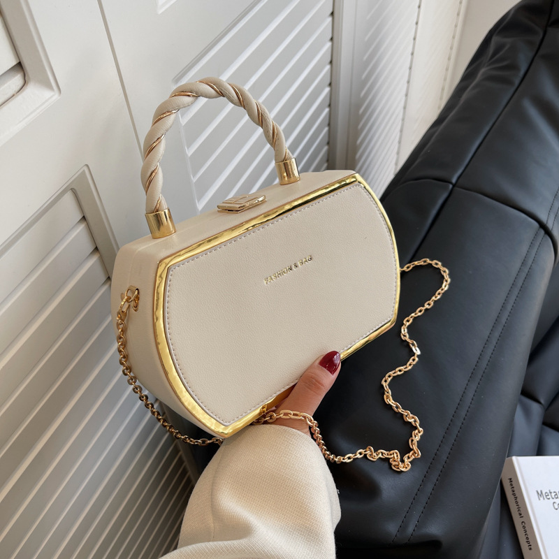 Fashionable and popular women's bags, new chain handbags, box bags, simple and stylish shoulder bags, textured crossbody bags