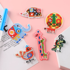 Cartoon animal embroidered logo cloth label children's clothing accessories jewelry accessories adhesive patch self-adhesive embroidery cloth patch