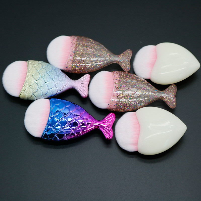 Nail Art Dust Brush Big Head Fish Foundation Brush Mermaid Tail Fish Scale Blush Brush Fat Head Fish Brush Multi-Color Portable Brush