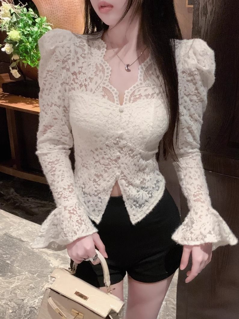 Velvet v-neck lace bottoming shirt for women 2023 autumn and winter new style hollow shirt with bell sleeves pure desire inner top