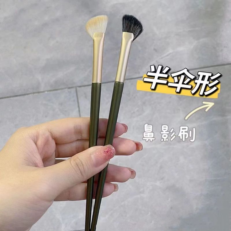 Nilele half fan-shaped nose shadow brush makeup brush contour brush highlight brush Cangzhou shadow fan-shaped blending brush