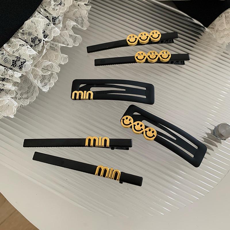 Black letter smiley face hair clip~French retro high-end one-word clip side clip for women's ins small fragrance bangs clip