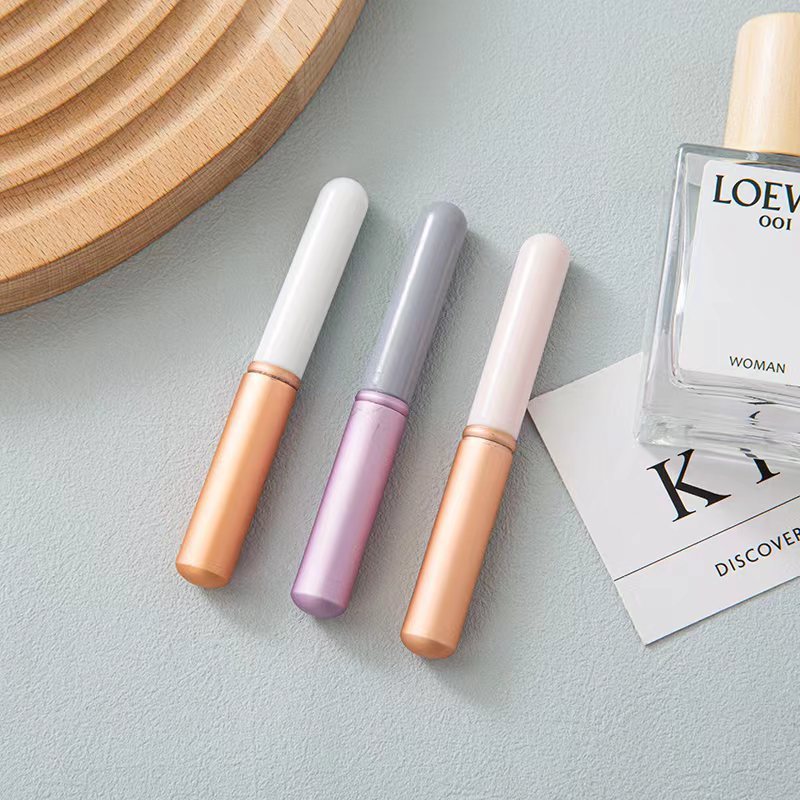 Covered lip brush, round head, mini makeup brush, multifunctional concealer brush, portable blending brush, short lipstick brush
