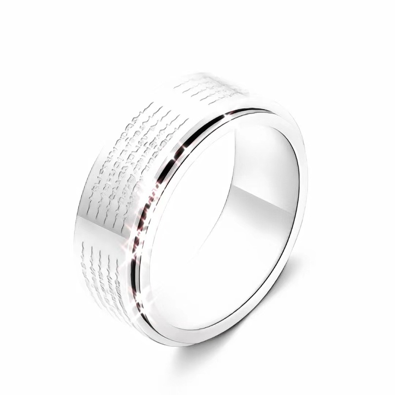 The ring jewelry factory can rotate the five-line sutra ring without fading. Gold ring for women. Silver ring for men.