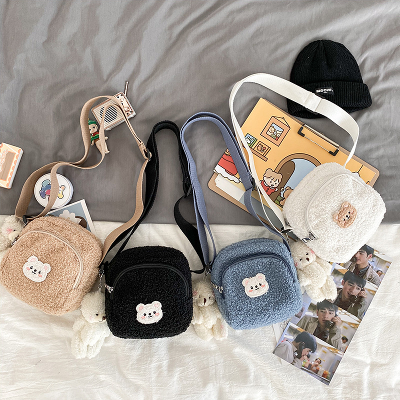 2020 new autumn and winter Japanese ins vintage style cute little bear soft girl crossbody bag cute lamb hair small bag