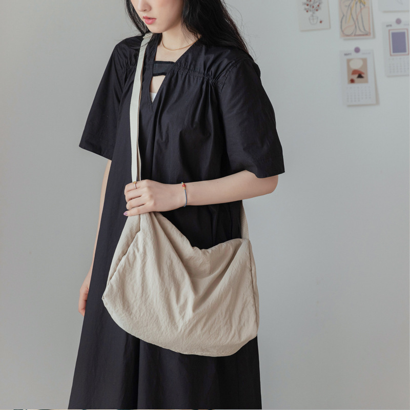 Wrinkled soft cloth bag women's crossbody bag Japanese canvas bag student class bag large capacity simple cloth bag shoulder bag trendy