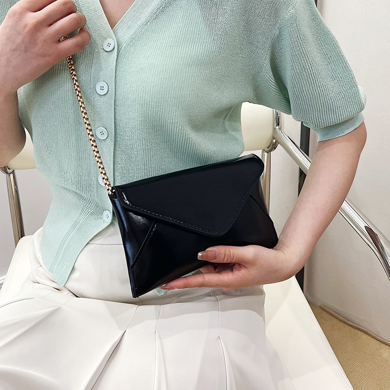 Bags for women new fashion solid color chain patent leather shiny temperament envelope bag trendy texture crossbody bag
