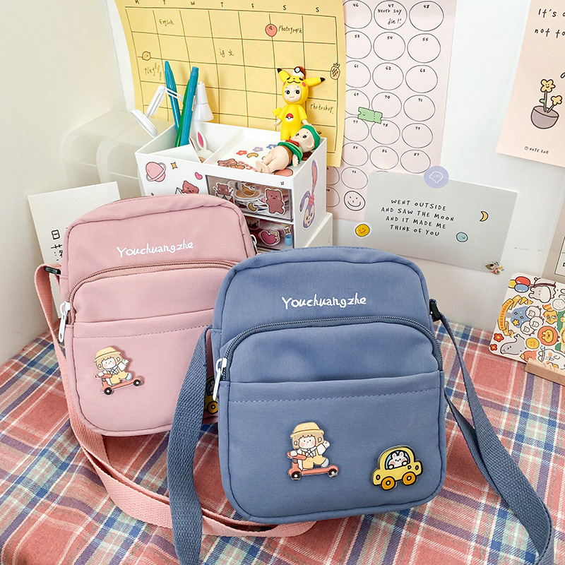Korean version of ulzzang college style soft girl fresh and cute cartoon badge shoulder bag vintage sense student bag