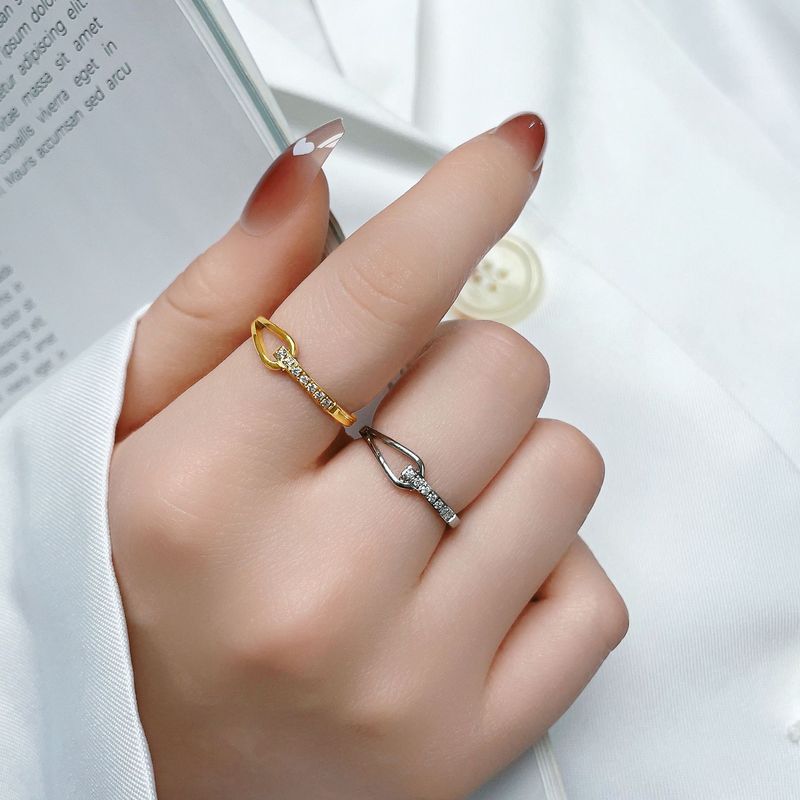Niche design geometric diamond ring water drop hollow titanium steel non-fading versatile CNC prong set index finger ring for women
