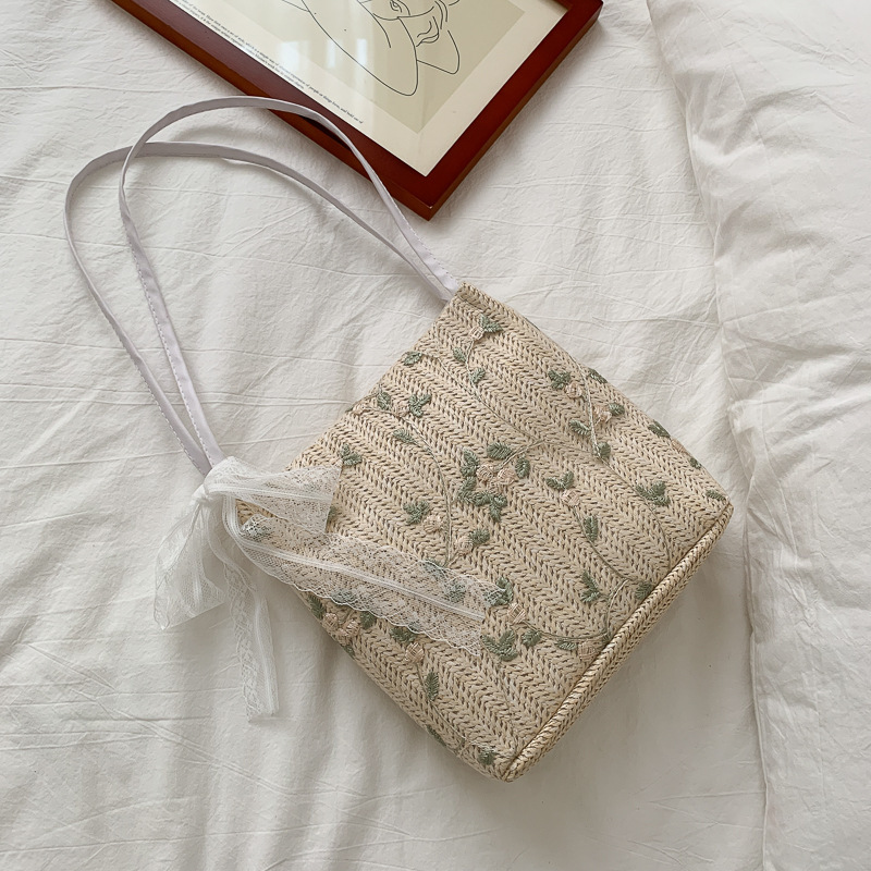 2024 summer new style lace Korean style straw bag Western style woven large capacity women's bag bucket bag student shoulder bag
