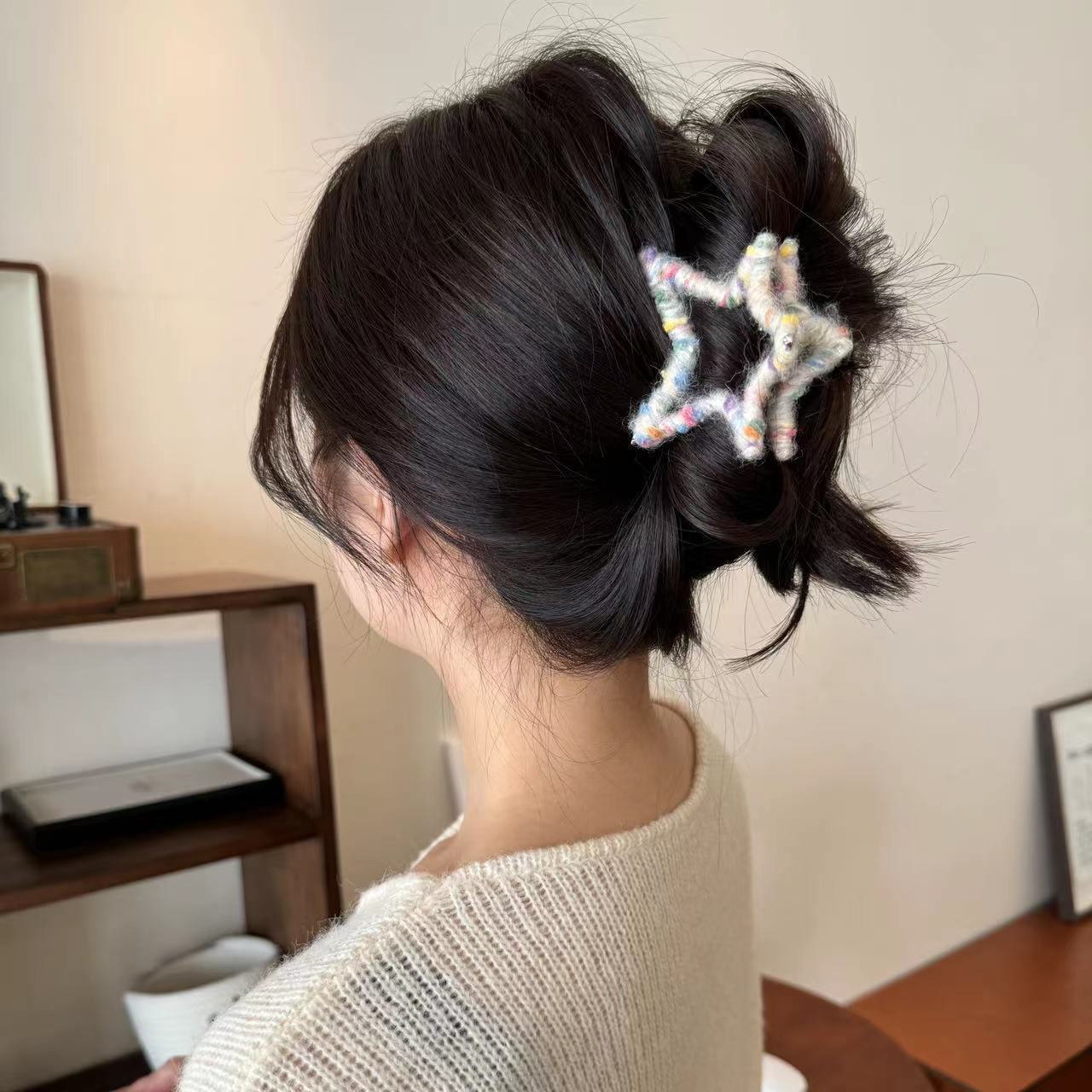 Autumn and winter hot style medium high ponytail shark clip sweet jelly bean wool five-pointed star hair clip women's back head gripper