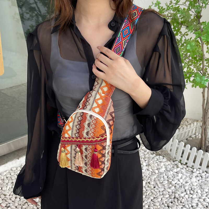 Ethnic style tassel bag chest bag new fashion simple foreign style girl shopping retro shoulder bag women