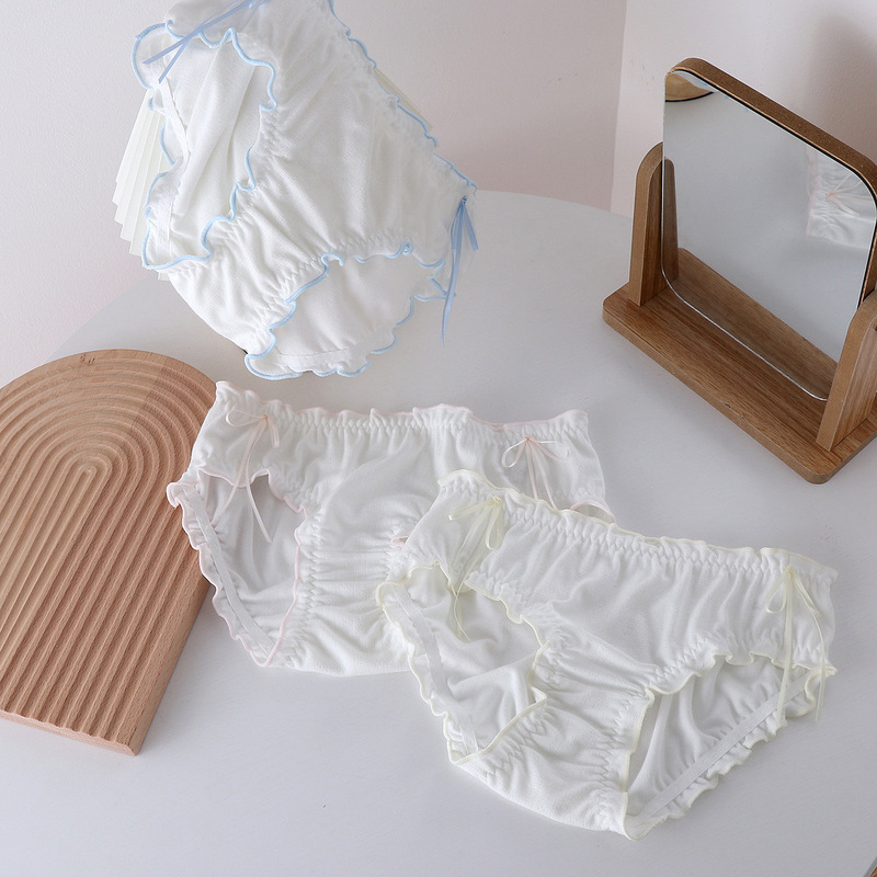 C339 Japanese style cloud soft, breathable and soft rayon jacquard girl's contrasting color hip-covering ruffled mid-waist underwear