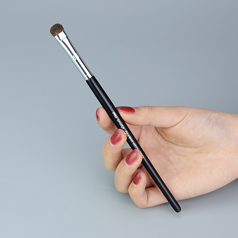 Sijia No. 11 Eyelid Brush Eyeshadow Brush Pony Hair Animal Hair Eye Pressure Eye End Smokey Makeup Cangzhou Makeup Brush
