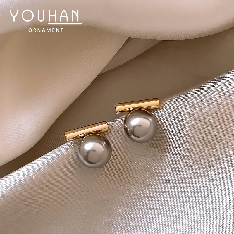 S925 silver needle French gray pearl one-word metal earrings retro simple temperament earrings ins cold earrings