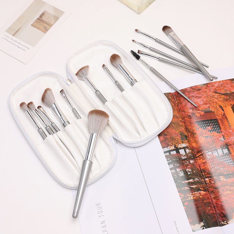 Nierle 14 pieces Li classmate's first appearance makeup brush set complete set of eye shadow brush loose powder blush powder low brush beauty