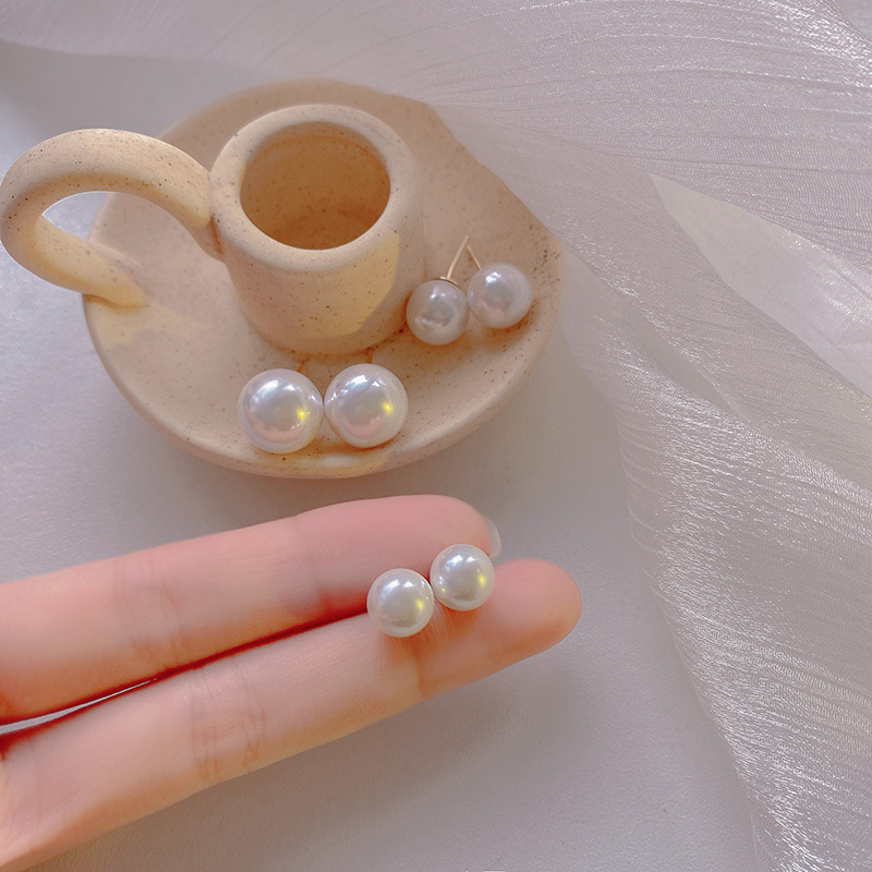 s925 silver needle French maple pearl earrings, simple temperament, retro high-end sense, light luxury and noble ear jewelry for women