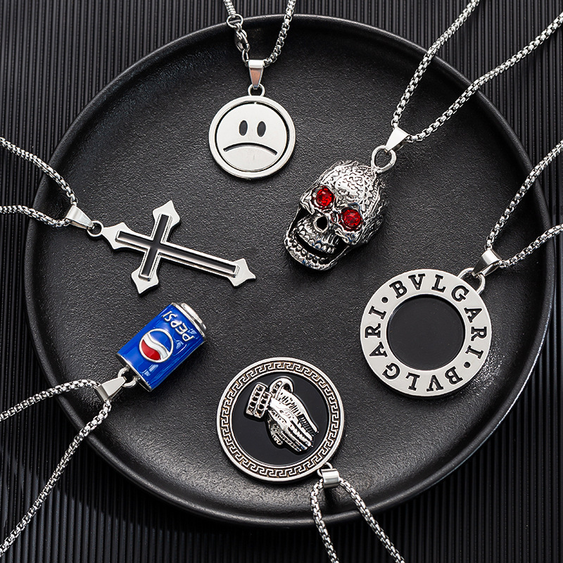 Cross-border personalized fashion simple sweater chain couple accessories niche men's necklace women's titanium steel jewelry wholesale