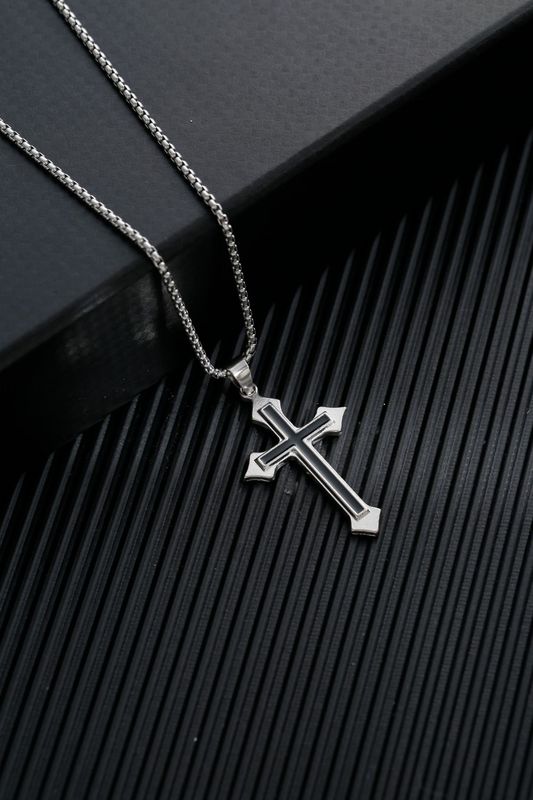 Live broadcast accessories supply chain personalized multi-layered cross hip-hop cool men's sweater clavicle necklace pendant