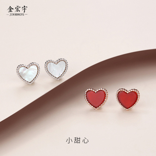 s925 sterling silver small red heart earrings for women, simple and versatile red agate love earrings, Korean style heart-shaped mother-of-pearl earrings jewelry
