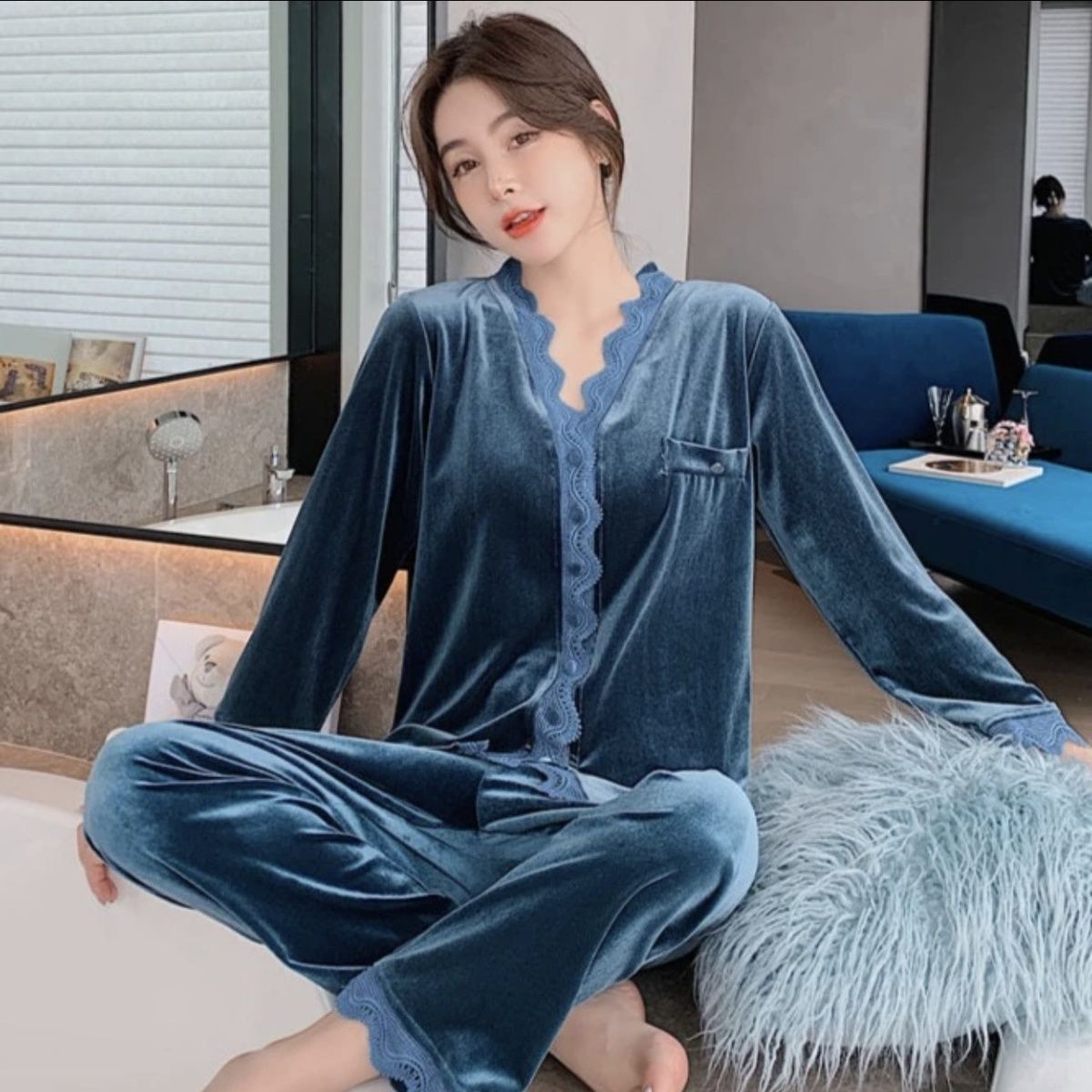 Gold velvet pajamas women's long-sleeved home clothes two-piece set 2023 spring and autumn new style simple and sweet set that can be worn outside